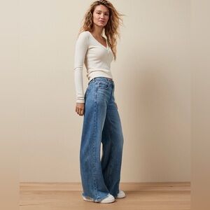 AE American Eagle Super High-Waisted Baggy Wide-Leg Jeans Raw Hem Size 2 Long